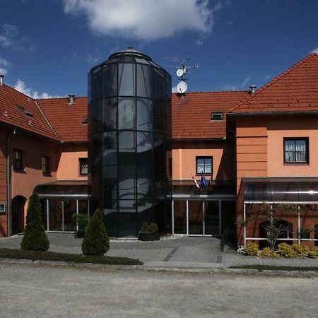 Zamecky Hotel Zlaty Orel Хранице Екстериор снимка