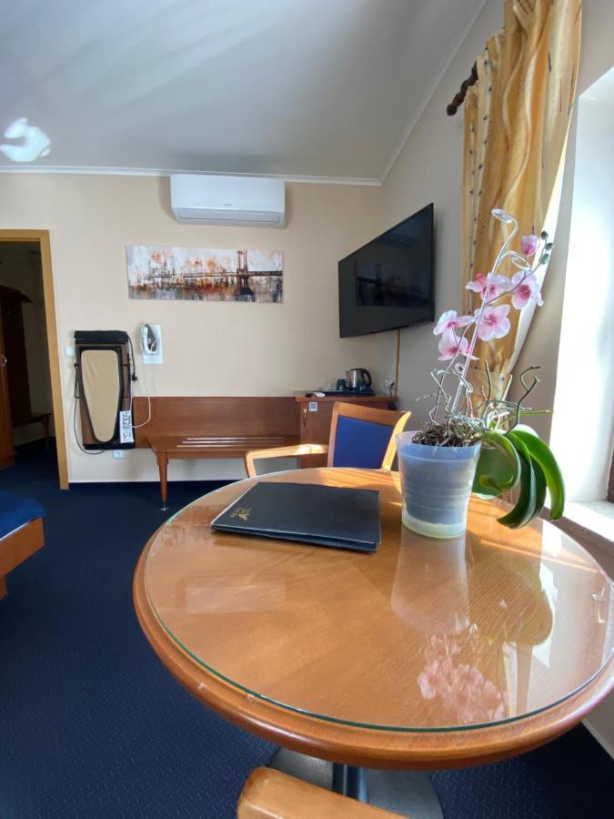 Zamecky Hotel Zlaty Orel Хранице Екстериор снимка