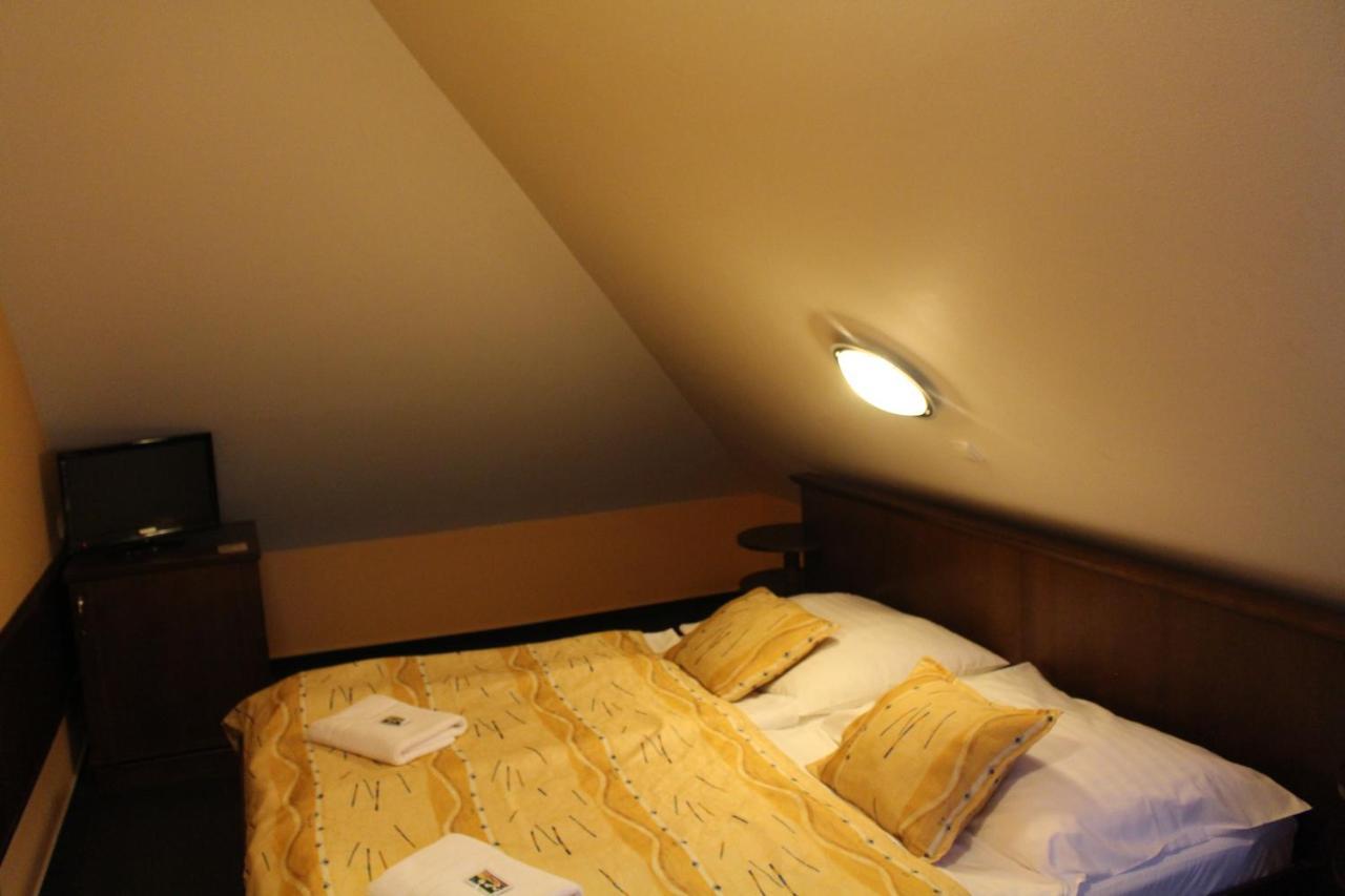 Zamecky Hotel Zlaty Orel Хранице Екстериор снимка