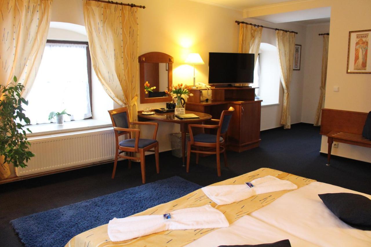 Zamecky Hotel Zlaty Orel Хранице Екстериор снимка